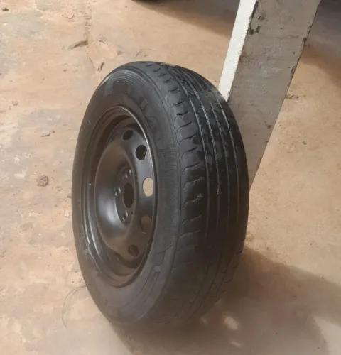 Vendo esse peneu aro 14 e a inguiniçaõ completa do.corsa classic