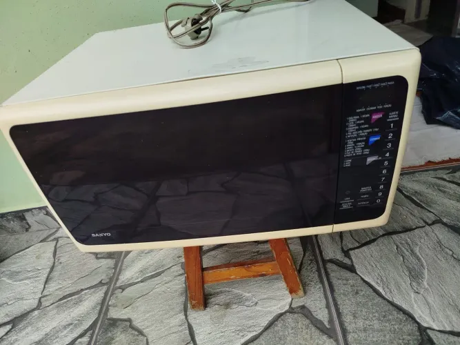 Microondas Sanyo antigo