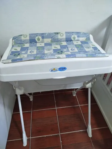 Banheira com suporte e cadeirinha de balanço