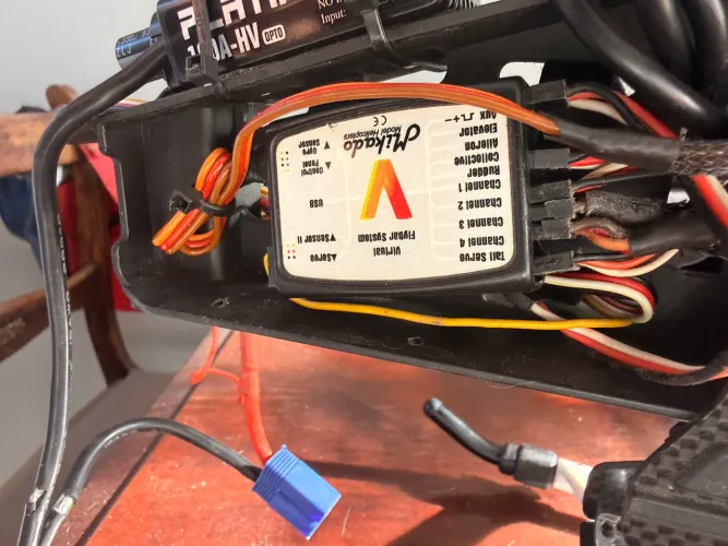 Helicóptero Trex 600 Flybarless - KDEDIRECT