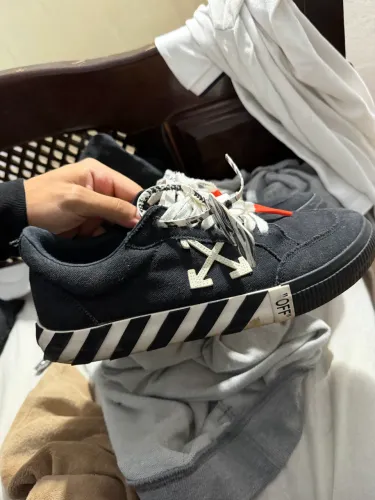 tênis off white