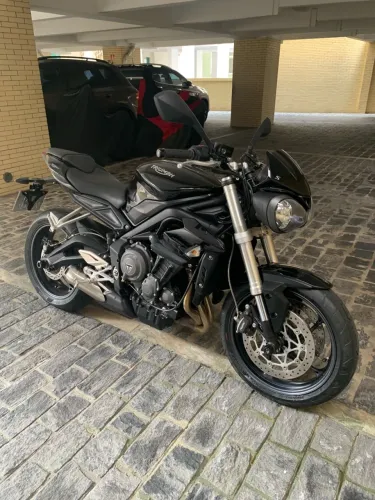 Moto de garagem
