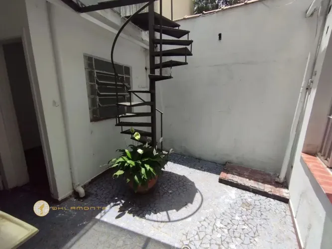 Casa com 2 Quarto(s) e 2 banheiro(s) para Alugar, 150 m² por R$ 4400 / Mês