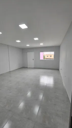 Alugo sala comercial.