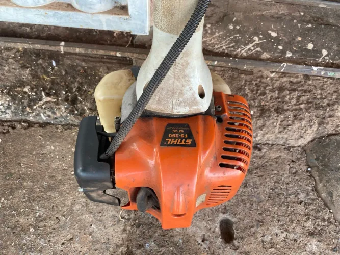 Roçadeira Stihl FS 290 - Pouco Uso (Com Nota Fiscal de R$ 3.200)