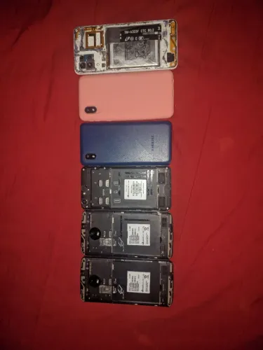 Lote de celulares no estado para conserto ou retirada de peças