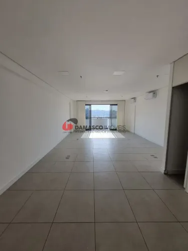 Sala Comercial em Cerâmica