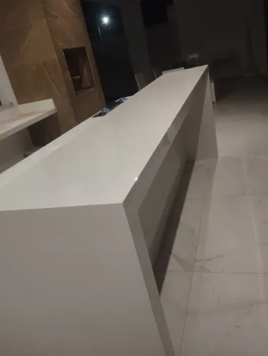 Bancadas esculpidas em porcelanato
