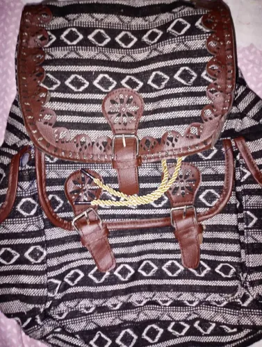 Vendo uma mochila nova.ENTREGO