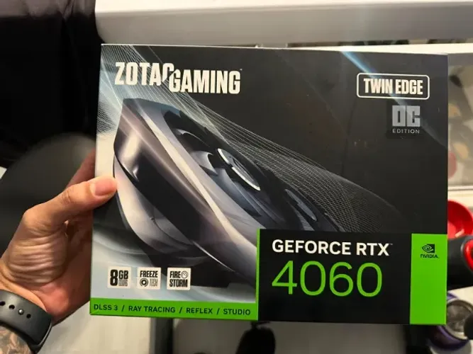 RTX 4060 Zotac Twin Edge 8GB - Excelente estado