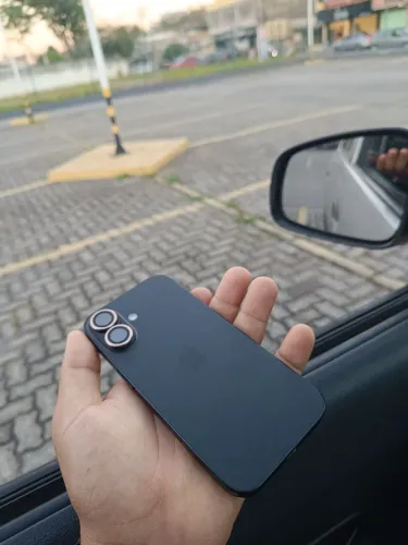 iPhone 16
