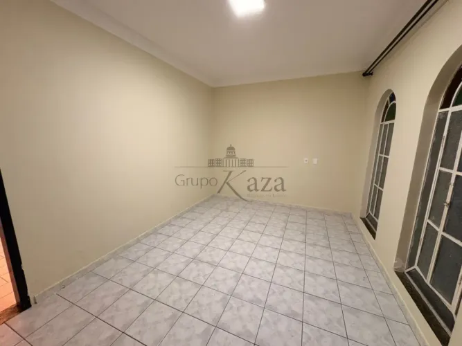 Casa - Bosque dos Eucaliptos - 4 Dormitórios - 250m².