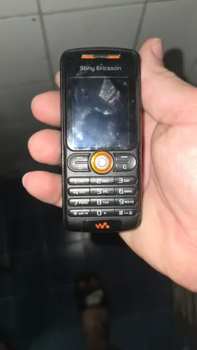 Celular Sony Ericsson w200 esta sem bateria e carregador