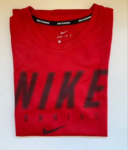 Camiseta esportiva infantil Nike