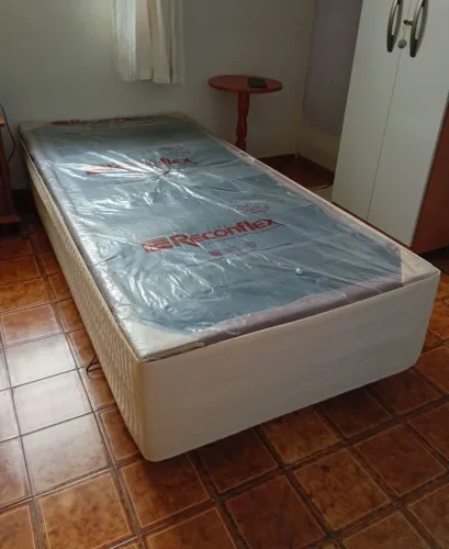 Base para cama box Reconflex.