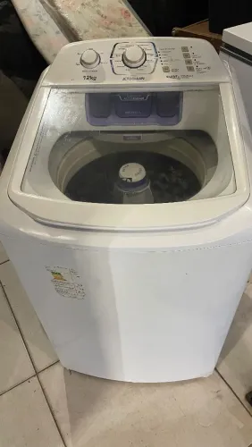 Máquina de lavar roupa Eletrolux 