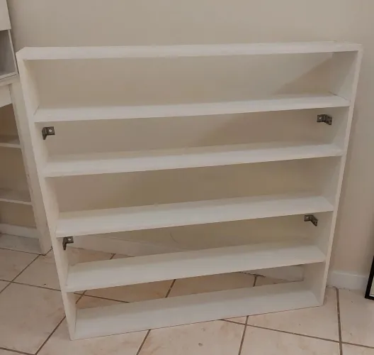 ESPOSITOR DE PRODUTOS DE PAREDE MDF
