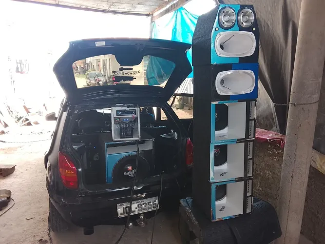 Vendo som automotivo completo ou por peças !!