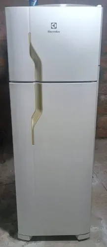 Geladeira Eletrolux deGelo 260L - 220v