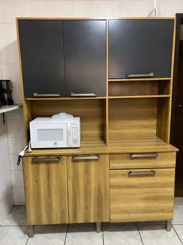 Vendo armário de cozinha com algumas avarias.