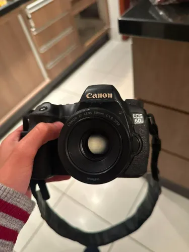 CÂMERA CANON 6D + LENTE 50mm 1.8 R$ 3000 VENDER RÁPIDO