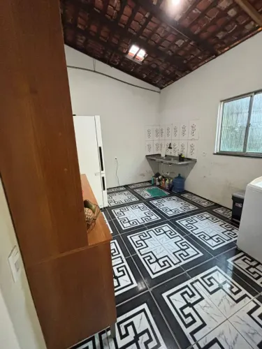 CASA E CHAVES DISPONÍVEL PARA VENDA..