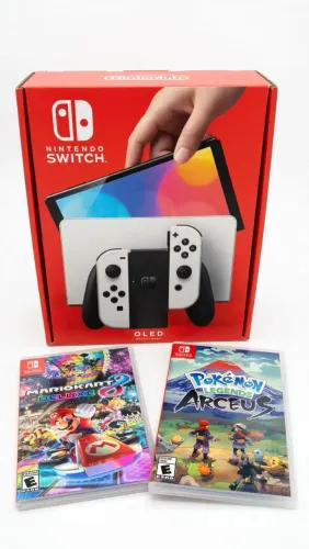 Nintendo Switch OLED com controle + Mario Kart 8 deluxe e Pokemon Legends Arceus