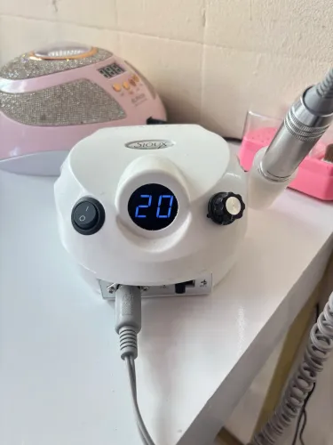 Motor de lixamento para unhas