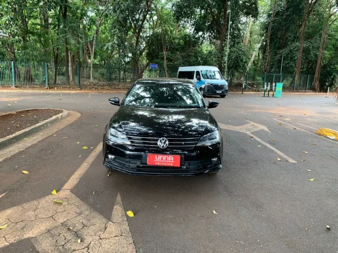 Volkswagen Jetta Comfortline 1.4 TSI 16V 4P Aut. 2018