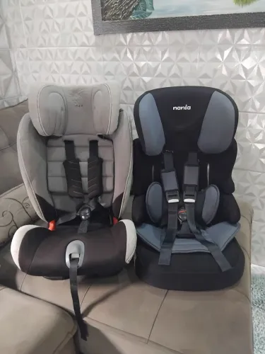 2 cadeirinha p carro usadas porém conservada 