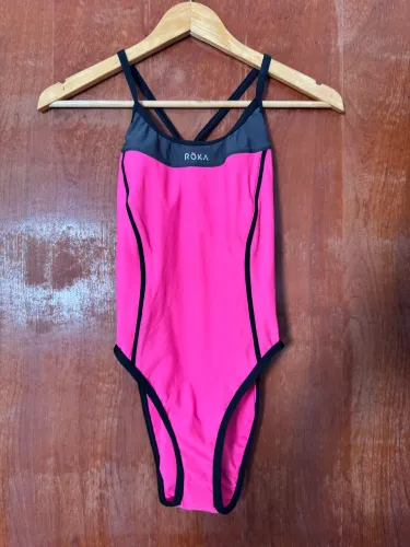 Maiô Natação ROKA IronMan Edition - Feminino - Tam. 34 (M) - Novo com Protetor