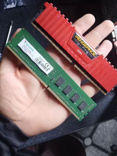 Vende-se essas memórias drr4 16GB no total funcionando normalmente