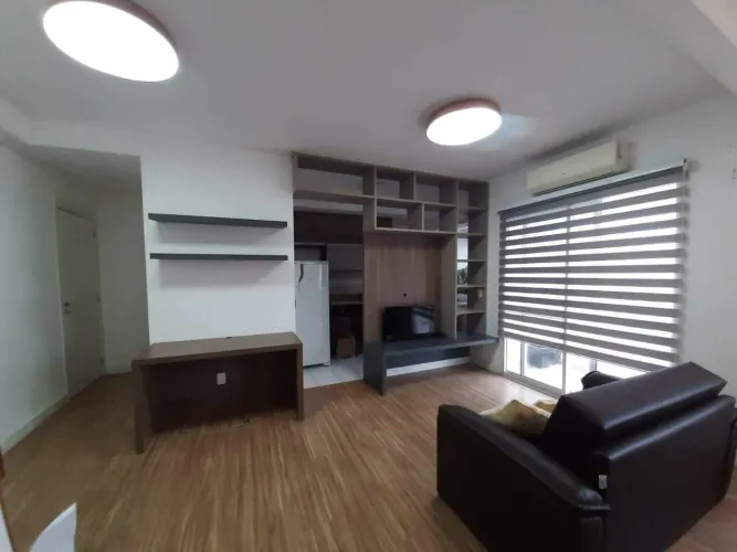 Lindo studio mobiliado com varanda, para locação, próximo à praia, em andar alto, com laze