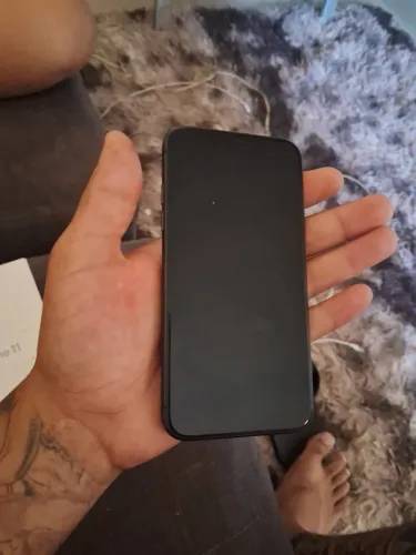 Vende-se iPhone 11 nunca foi aberto