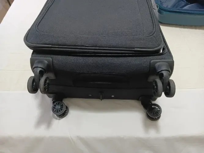 Mala de viagem marca Sestini em ótimo estado