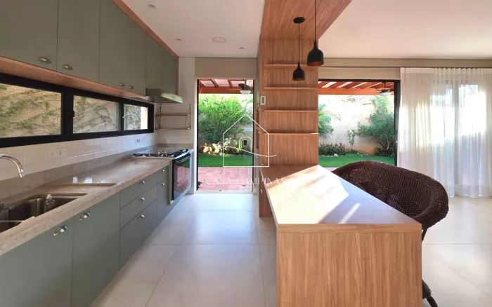 Casa de Condomínio com 3 Quartos e 5 banheiros para Alugar, 207 m² por R$ 12.500/Mês, Sous