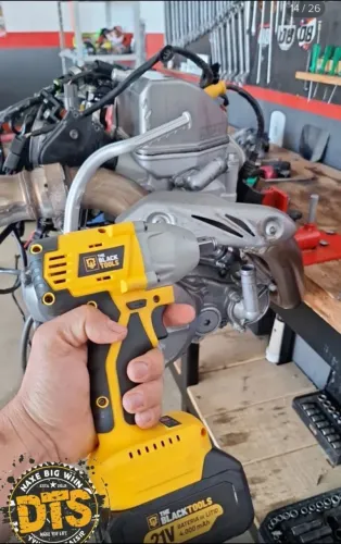 Chave de impacto 21v the black tools 
