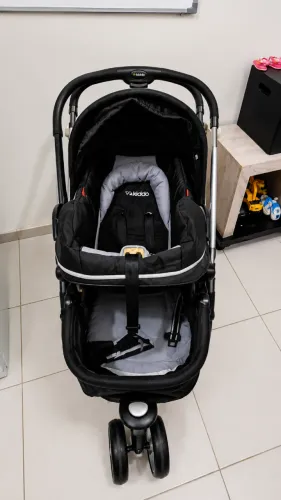 Carrinho de bebê + moisés (berço) + bebê conforto - KIDDO