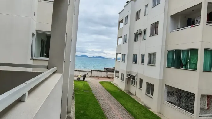 Apto 2 Quartos com Sacada e Churrasqueira | Balneário do Estreito - Florianópolis