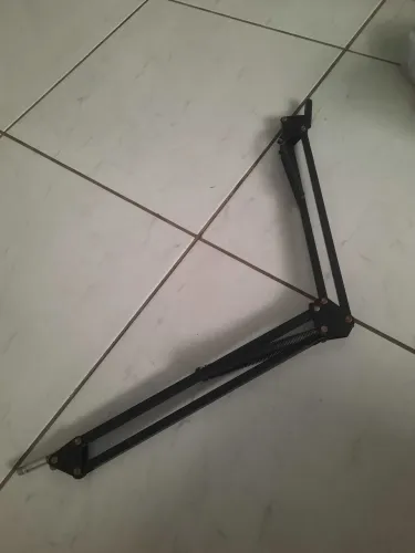 BRAÇO SUPORTE RETRÁTIL PARA MICROFONE TENHO DOIS NOVOS NA CAIXA PRONTO PARA USO BARATO