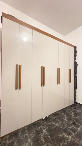 Guarda roupa 8 portas comprado a 5 meses