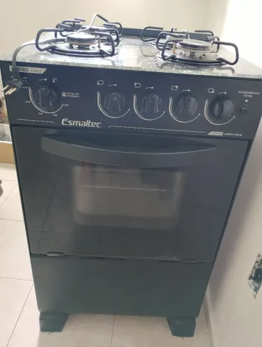 Fogão com mesa de vidro quebrado
