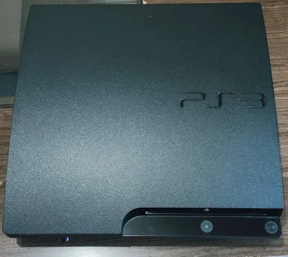 Vendo PS3 desbloqueado bem cuidado