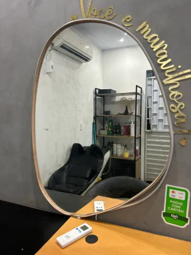 Cadeira , bancada e espelho para salão de beleza 