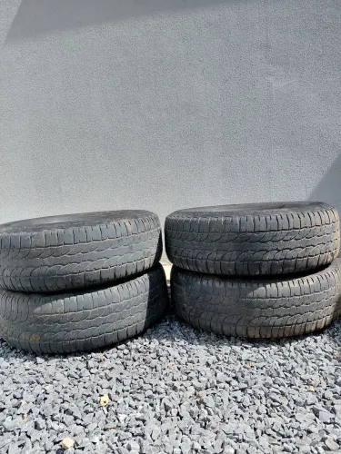4 Pneus Michelin Usados 215/65R16