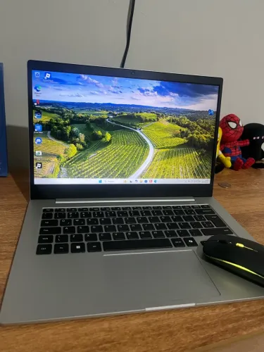 Vendo Notebook Samsung Book Go Snapdragon 4GB RAM 128GB
