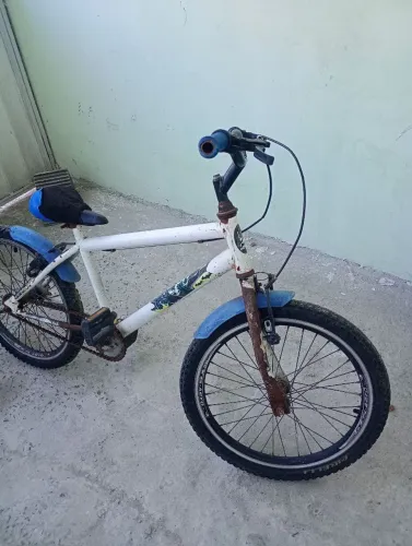 Bicicleta aro 18