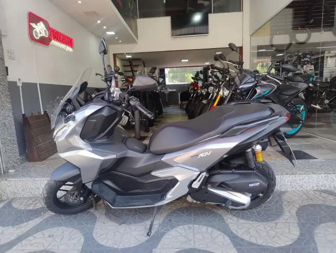 Honda/ADV160 ABS, 2025/2025, troco por moto.