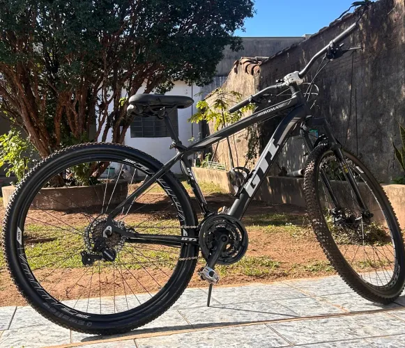 VENDO Bicicleta aro 29 com nota fiscal