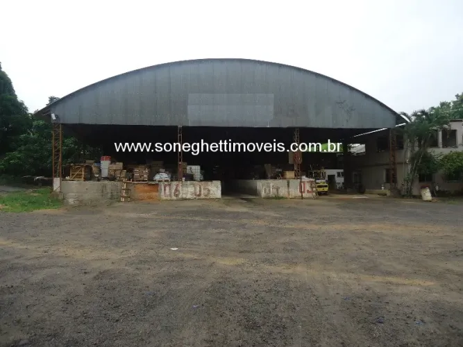 Área Comercial com 20.000 m²